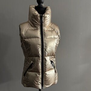SAM. New York  Women's Gold Metallic Puffer Vest Size Small